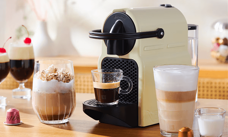 Nespresso 膠囊咖啡機與多款咖啡飲品