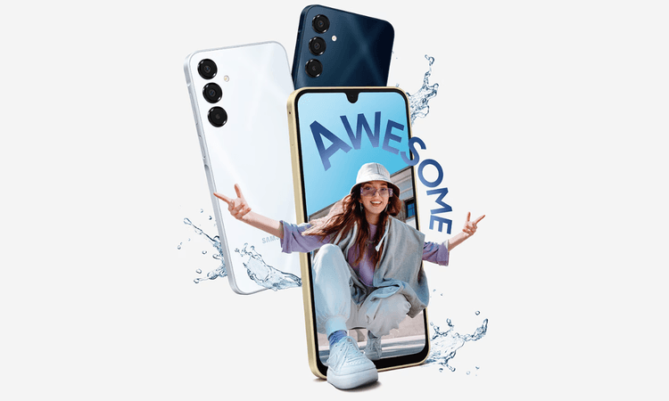 三星 Galaxy A 系列手機形象圖,展現年輕潮流風格,手機外觀有三鏡頭設計,畫面中有女生穿休閒服裝從螢幕中走出,背景有水花特效和「AWESOME」字樣,強調防水與青春活力。