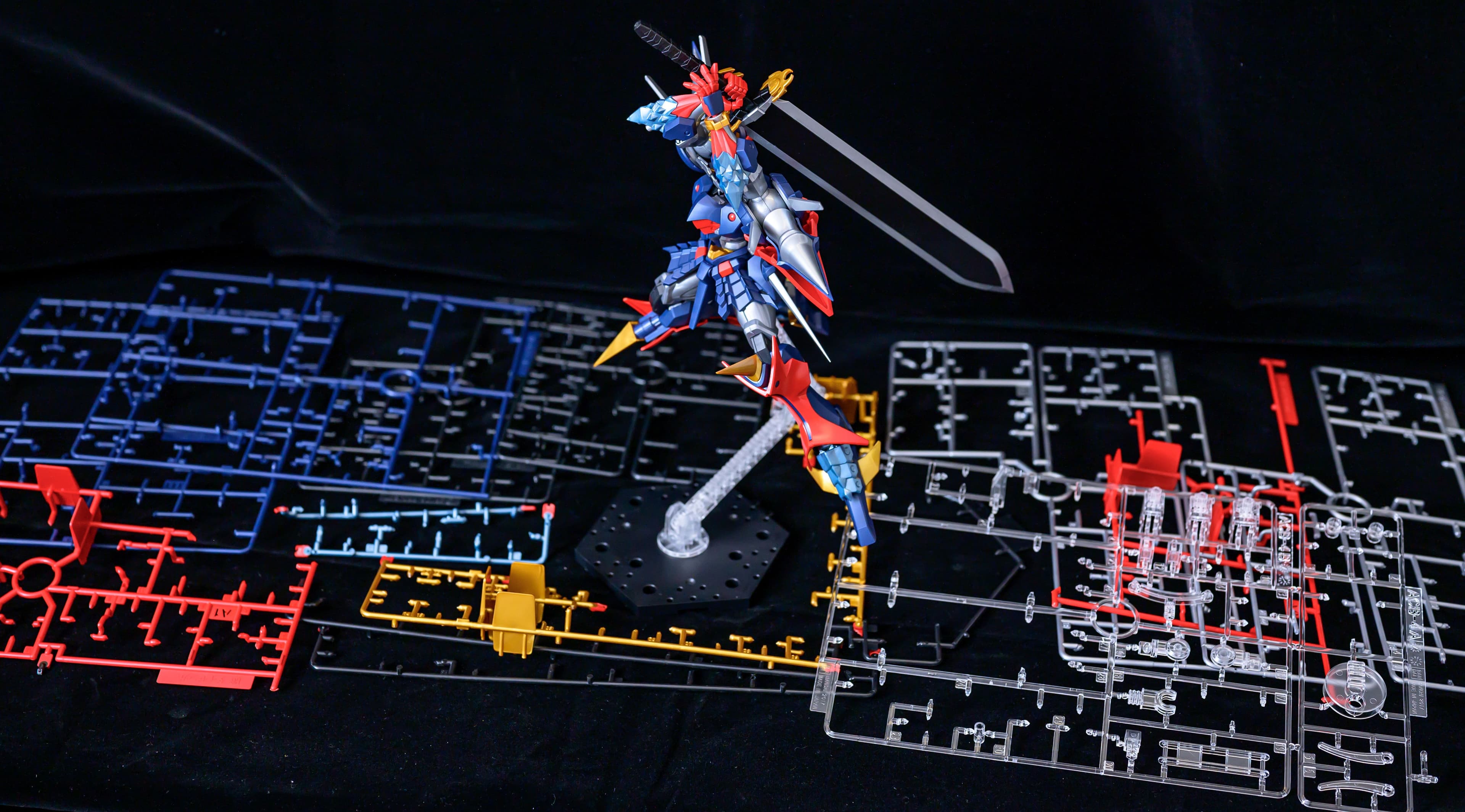 萬代HG系列-機器人大戰大前卡模型